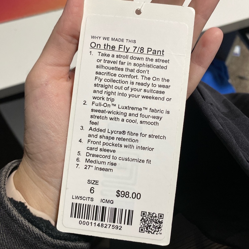 BRAND NEW lululemon on the fly pant!!